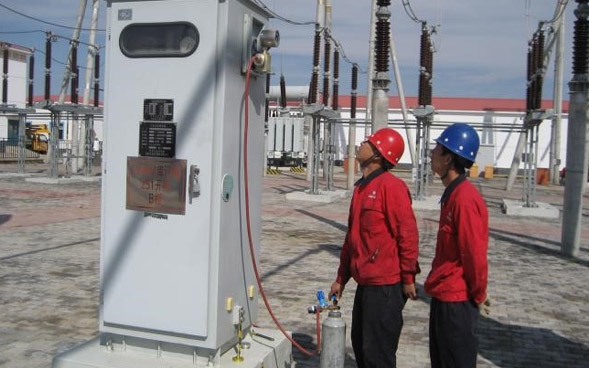 華電庫倫風電場220kV SF6斷路器帶電充氣